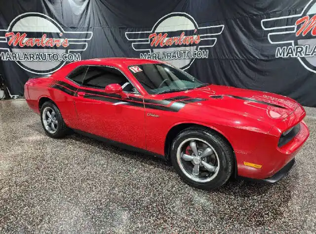 2012 Dodge Challenger SXT's photo