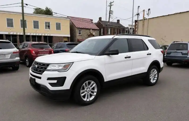2017 Ford Explorer Base 4WD's photo