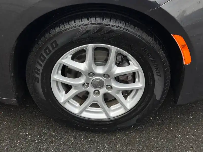 2017 Chrysler Pacifica Touring's photo