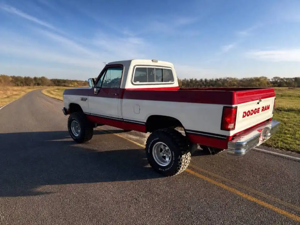 1989 Dodge W-Series Base RAM 100's photo