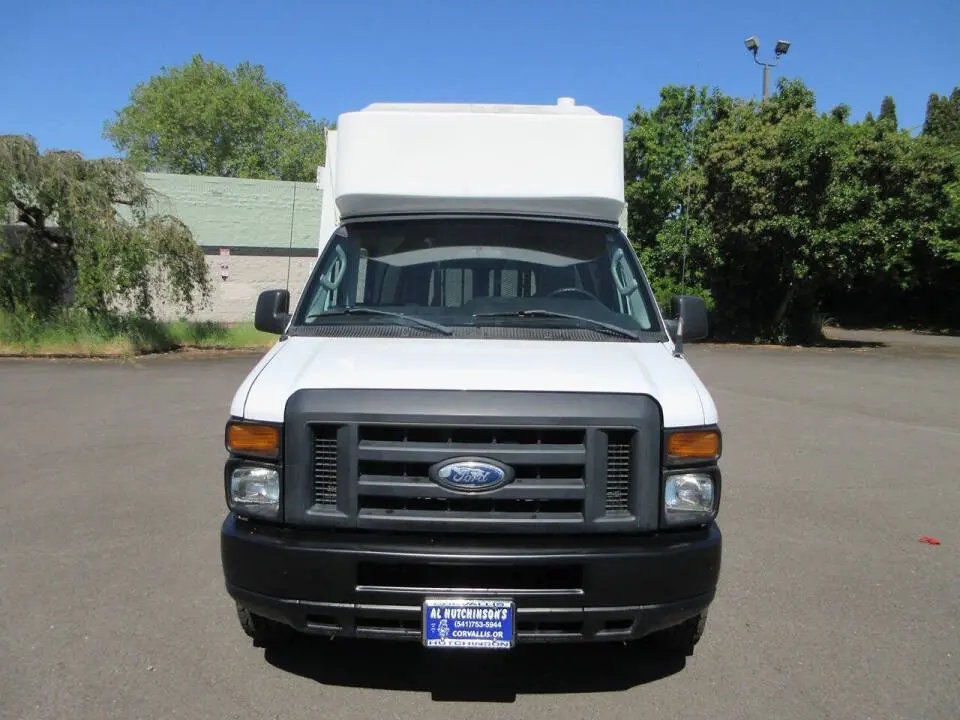 2014 Ford E-Series E-350 Super Duty Extended photo 3