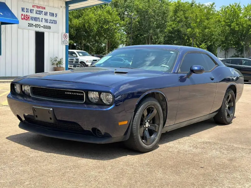 2014 Dodge Challenger SXT photo 1