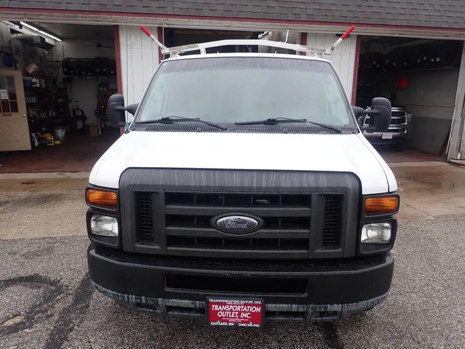 2012 Ford E-Series E-250 Van photo 3