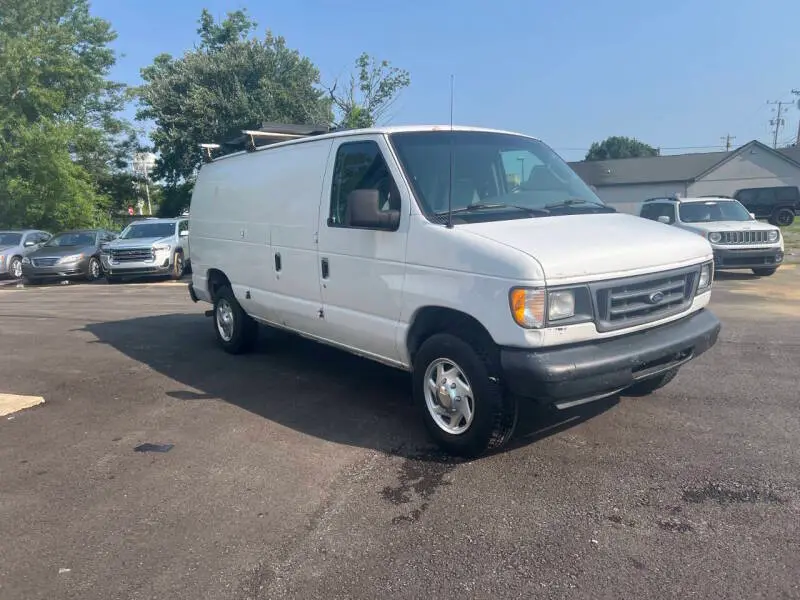 2003 Ford E-Series E-250 Van photo 5