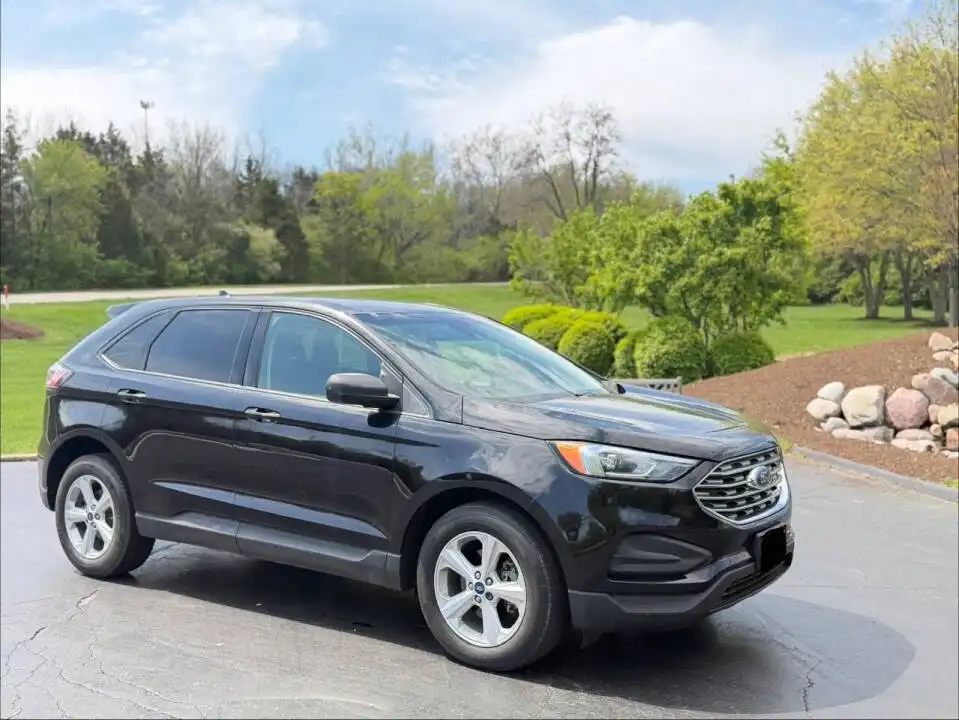 2019 Ford Edge SE's photo