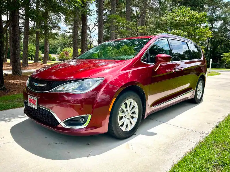 2018 Chrysler Pacifica Touring L's photo