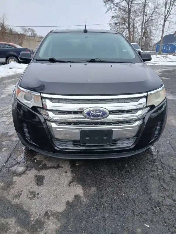 2011 Ford Edge SE's photo
