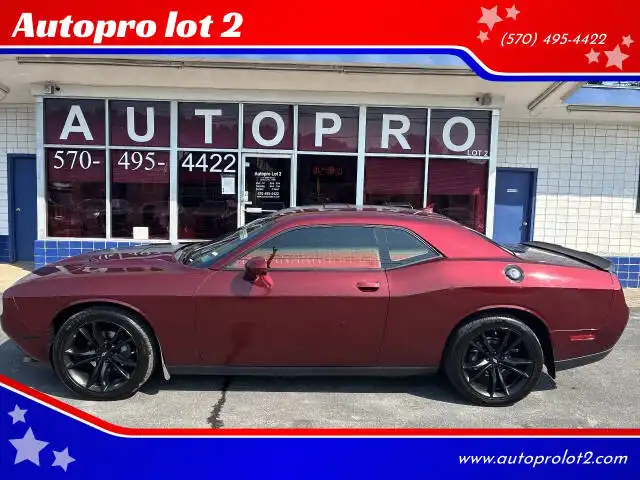 2017 Dodge Challenger SXT's photo