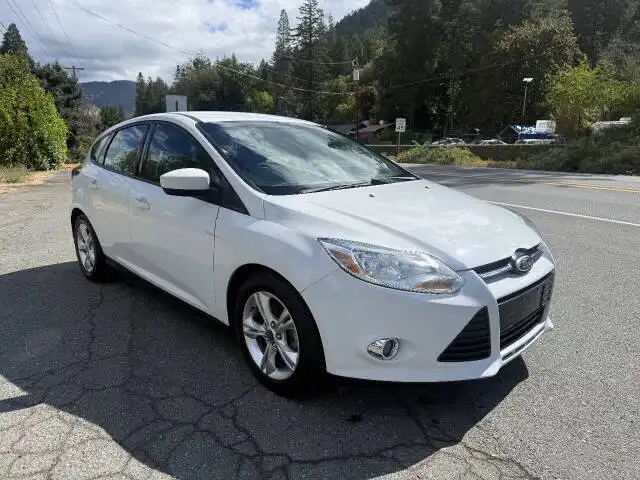 2012 Ford Focus SE Hatchback 5-Door's photo