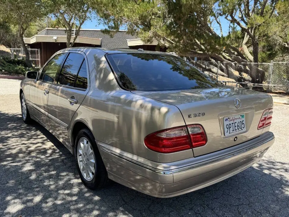 2000 Mercedes-Benz E-Class E 320 photo 3