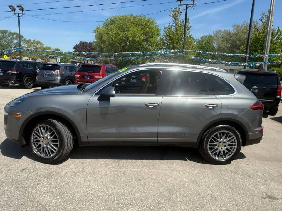 2017 Porsche Cayenne Base photo 5