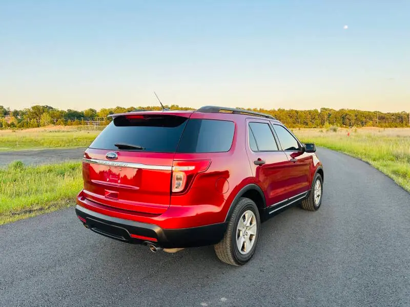 2013 Ford Explorer Base photo 4