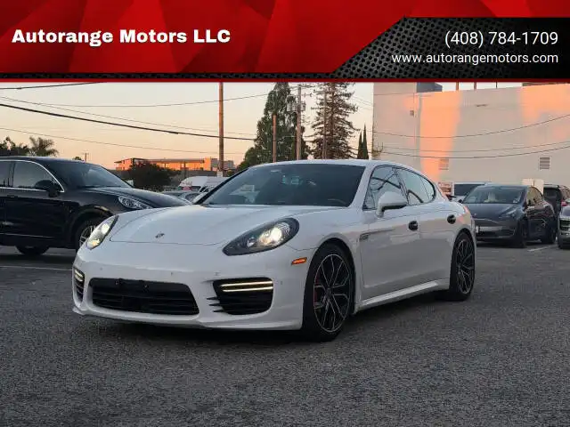 2015 Porsche Panamera GTS's photo