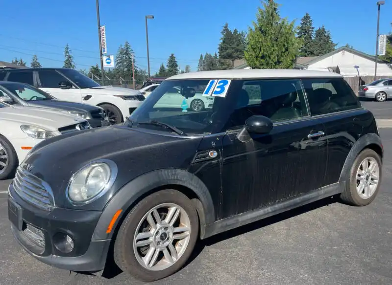 2013 MINI Cooper Base's photo