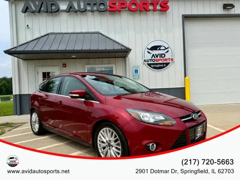 2014 Ford Focus 5 Door Hatch Titanium's photo