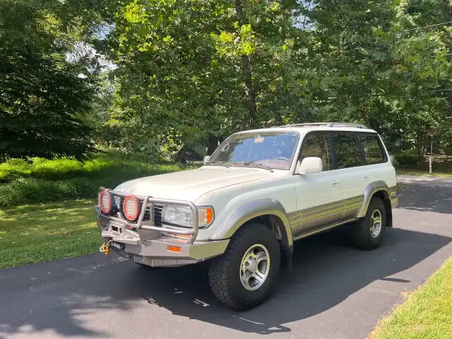 1997 Lexus LX 600 450's photo