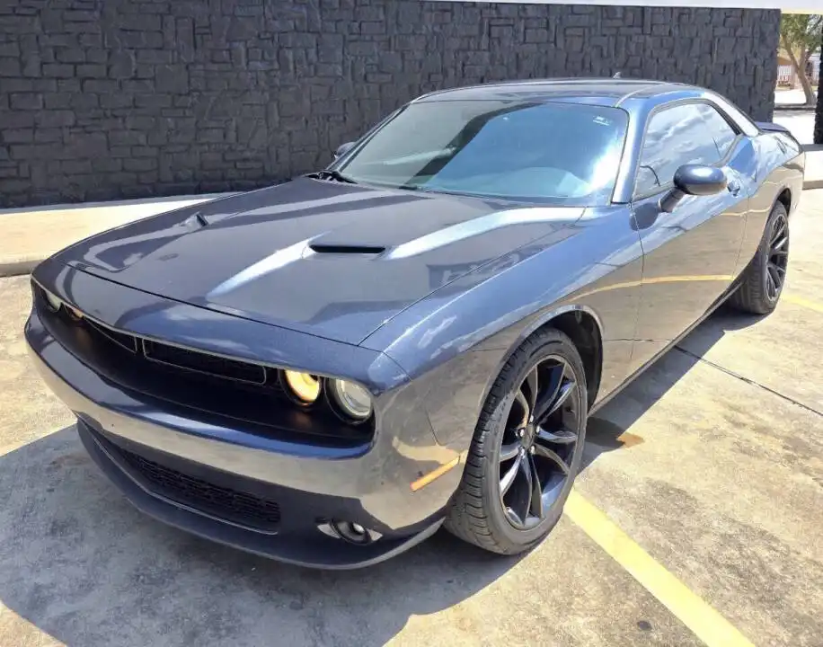 2016 Dodge Challenger SXT's photo