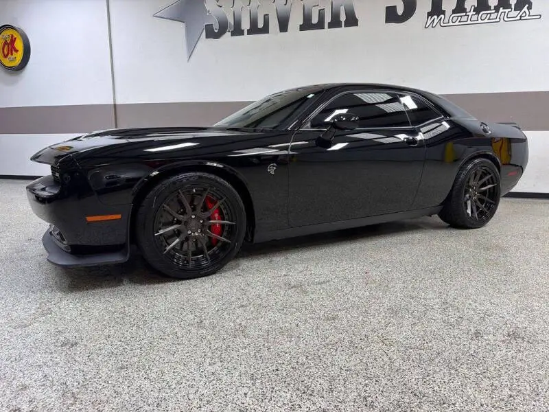 2016 Dodge Challenger SRT Hellcat photo 4