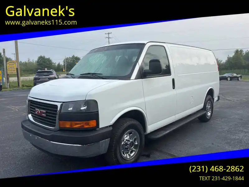 2015 GMC Savana 2500 Cargo Van's photo