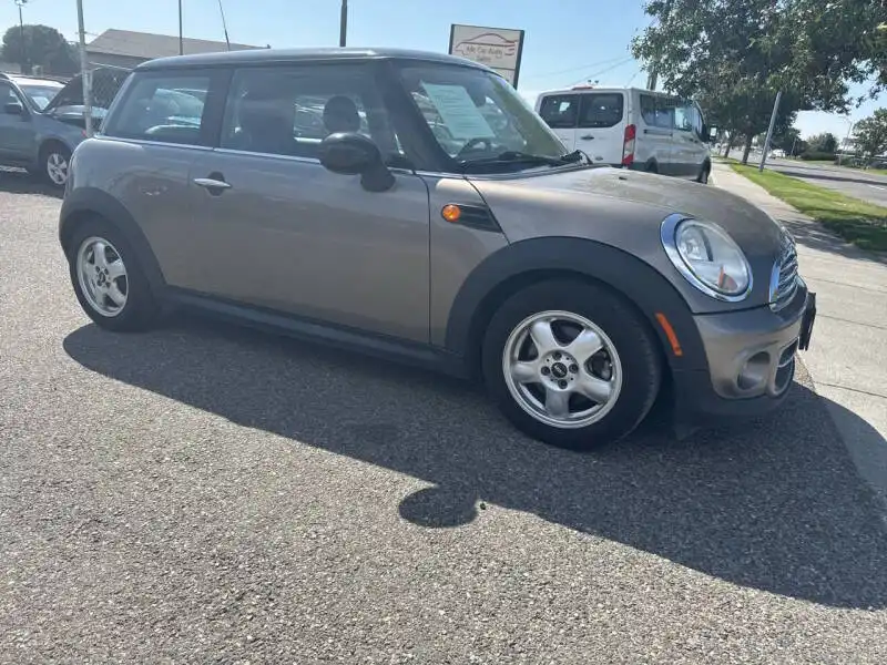 2011 MINI Cooper Base's photo