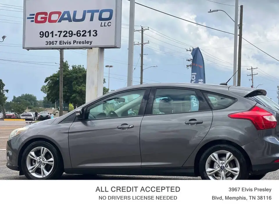 2014 Ford Focus SE Hatchback 5-Door photo 1