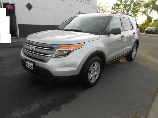 2013 Ford Explorer Base photo 3