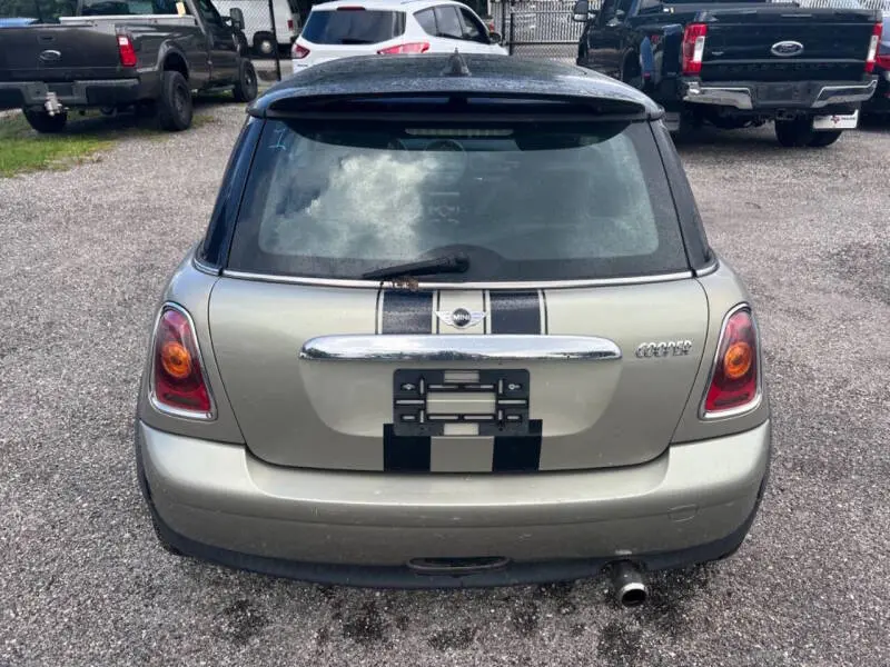 2009 MINI Cooper Base photo 4