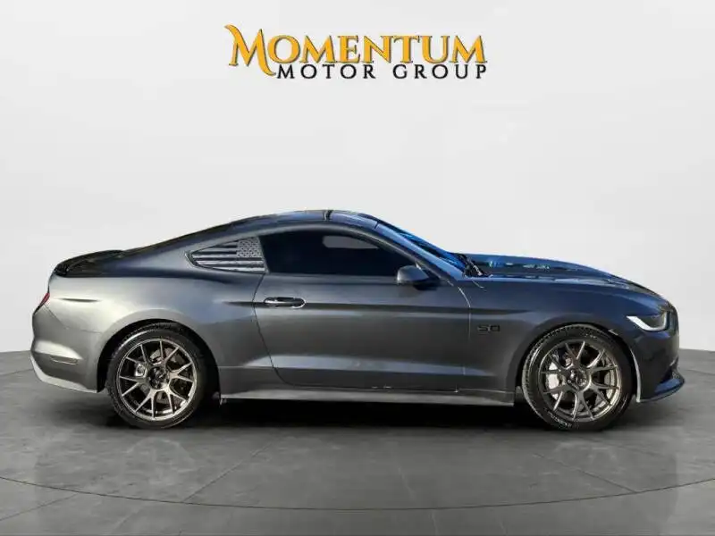 2017 Ford Mustang GT Coupe's photo
