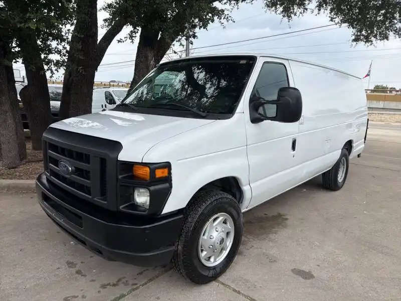 2014 Ford E-Series E-350 Super Duty Extended's photo