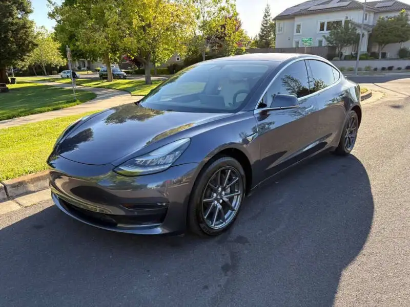 2018 Tesla Model 3 Long Range Dual Motor All-Wheel Drive's photo