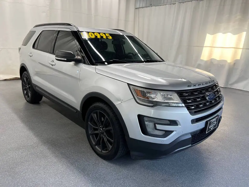 2017 Ford Explorer XLT 4WD photo 3