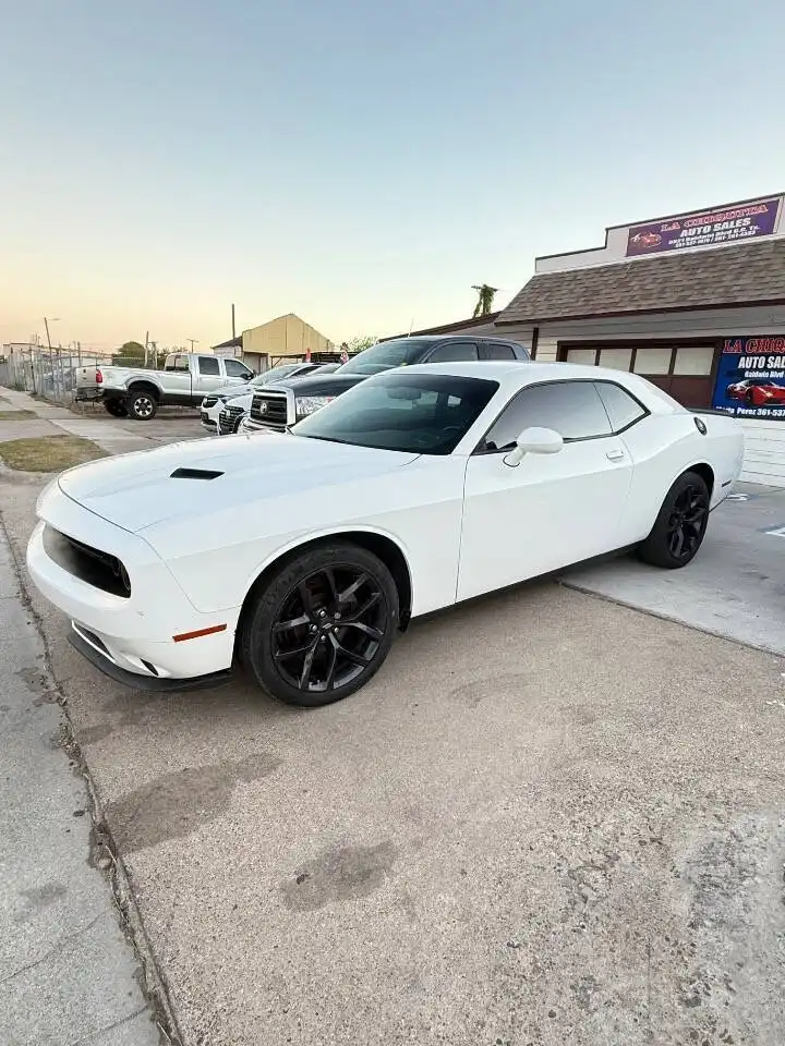 2020 Dodge Challenger SXT Auto's photo