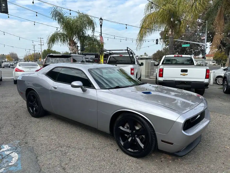2013 Dodge Challenger R/T's photo