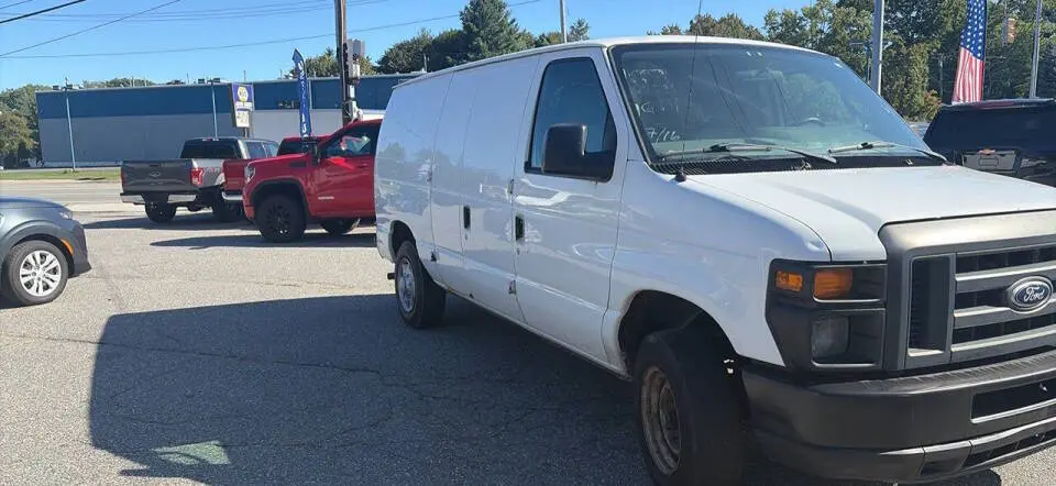 2014 Ford E-Series E-150 Van photo 4