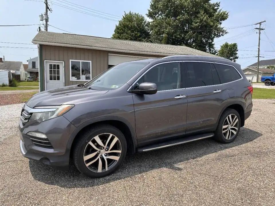 2017 Honda Pilot 4WD Touring's photo