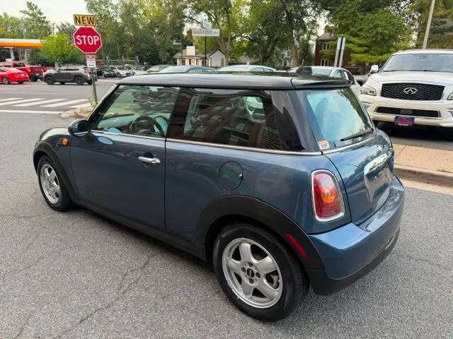 2010 MINI Cooper Base photo 5