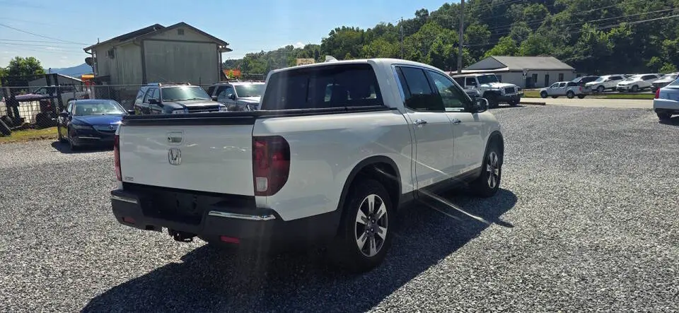 2017 Honda Ridgeline RTL-E AWD photo 5