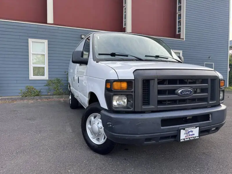 2013 Ford E-Series E-250 Van photo 1