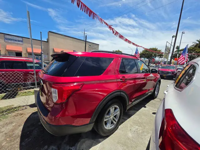 2021 Ford Explorer XLT RWD photo 3
