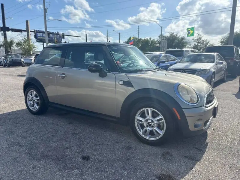 2010 MINI Cooper Base photo 5