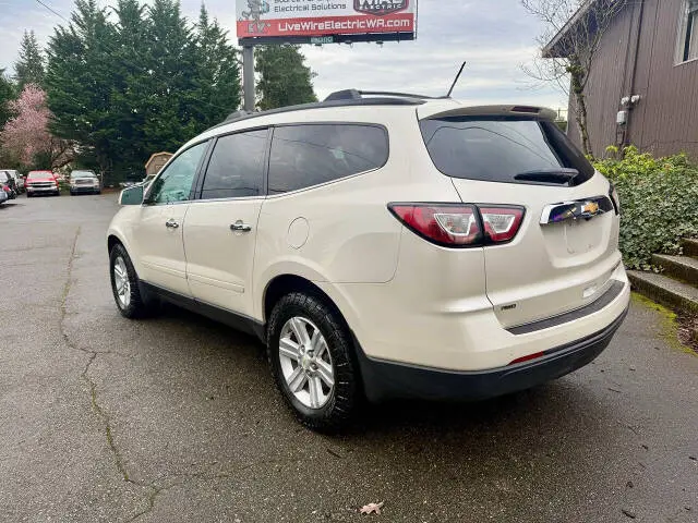 2014 Chevrolet Traverse 1LT AWD photo 4