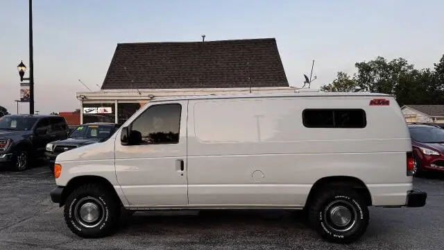 2006 Ford E-Series E-250 Van photo 4