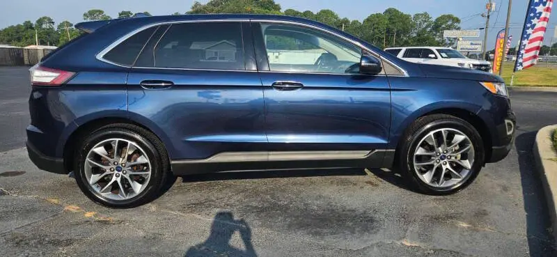 2017 Ford Edge Titanium photo 4