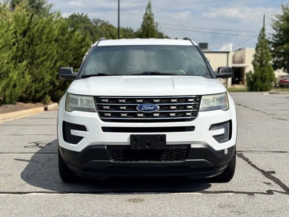 2016 Ford Explorer Base 4WD photo 4