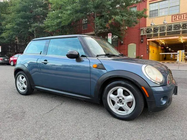 2010 MINI Cooper Base photo 4