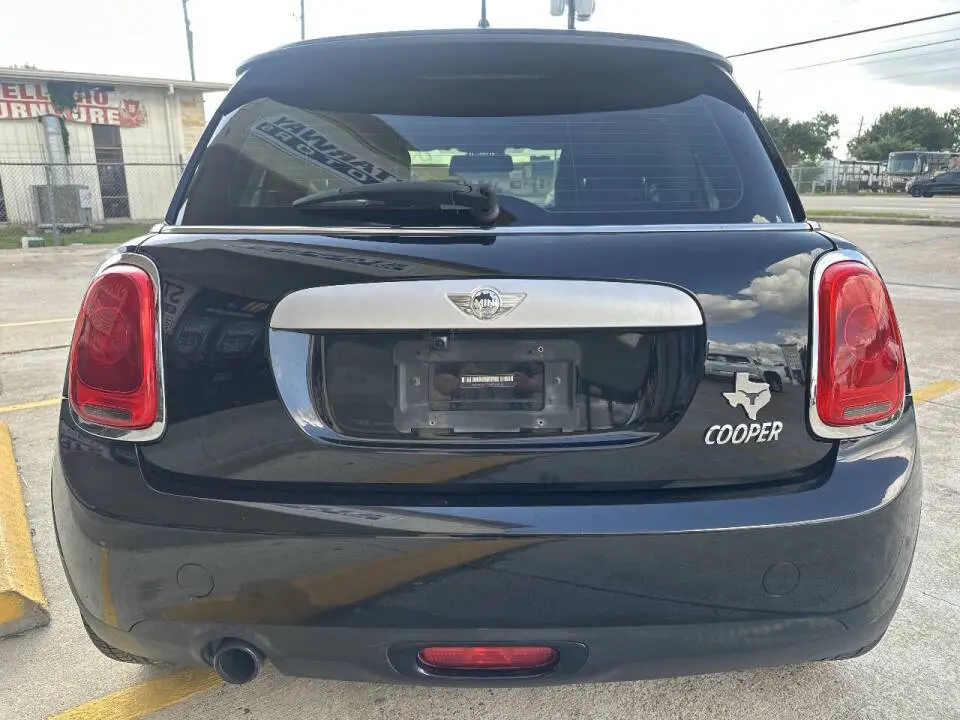 2014 MINI Cooper Base photo 3