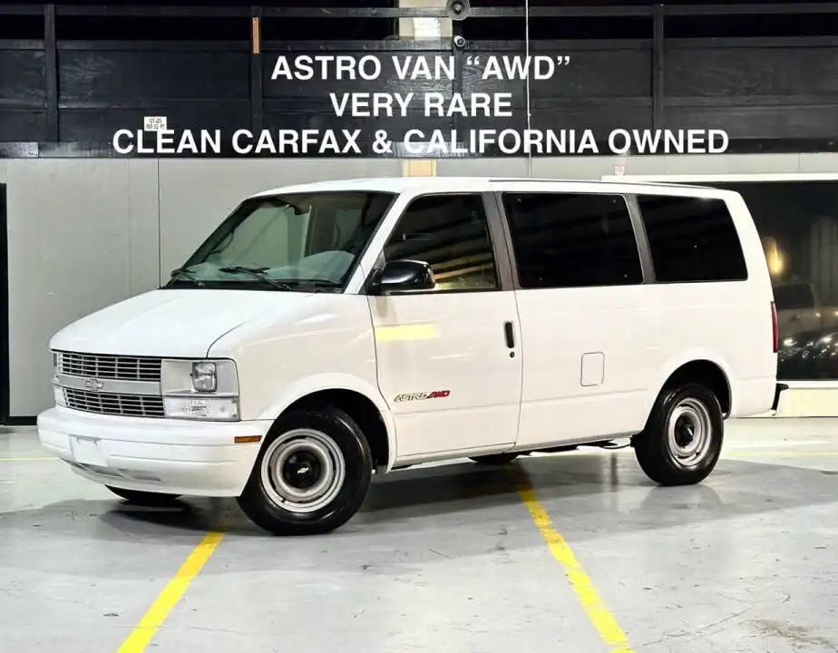 2000 Chevrolet Astro All-Wheel Drive's photo