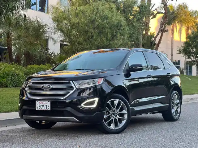 2017 Ford Edge Titanium's photo