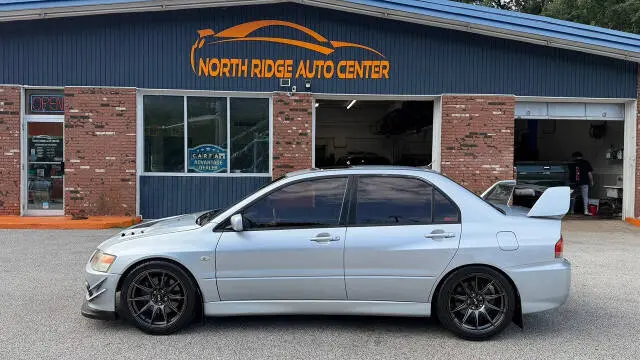 2003 Mitsubishi Lancer Evolution photo 3