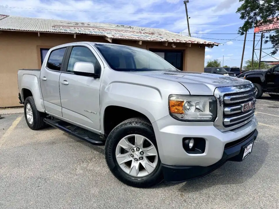 2017 GMC Canyon SLE 2WD Crew Cab Short Box's photo